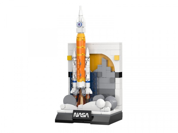 Конструктор CaDA NASA сверхтяжелая ракета-носитель SLS Artemis Rocket (197 деталей)