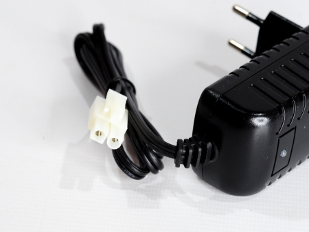 Фото Зарядное устройство G.T.Power NiMh/NiCd (220В/1A/9В) Tamiya | Инномарт