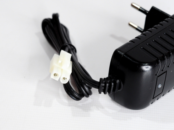 Зарядное устройство G.T.Power NiMh/NiCd (220В/1A/9В) Tamiya | Инномарт