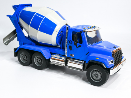 Фото Радиоуправляемый бетоновоз Double Eagle Freightliner 114SD 1/20 2.4G RTR | Инномарт