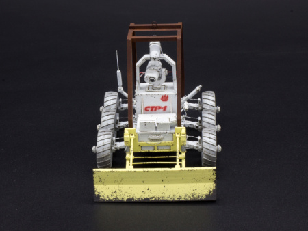 Фото Сборная модель Red Iron Models Сервисно-транспортный робот СТР-1, 1/35 | Инномарт